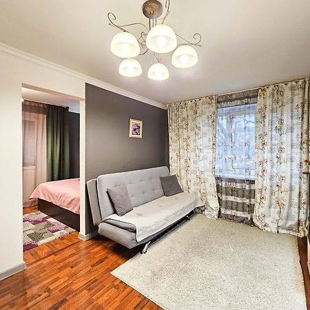 Nadezhda Apartments On The Nauryzbai Batyr 82 Almaty Bagian luar foto