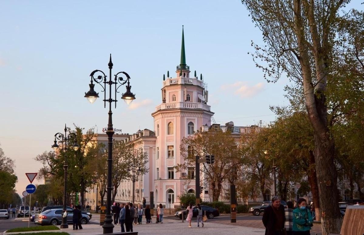 Nadezhda Apartments On The Nauryzbai Batyr 82 Almaty Bagian luar foto