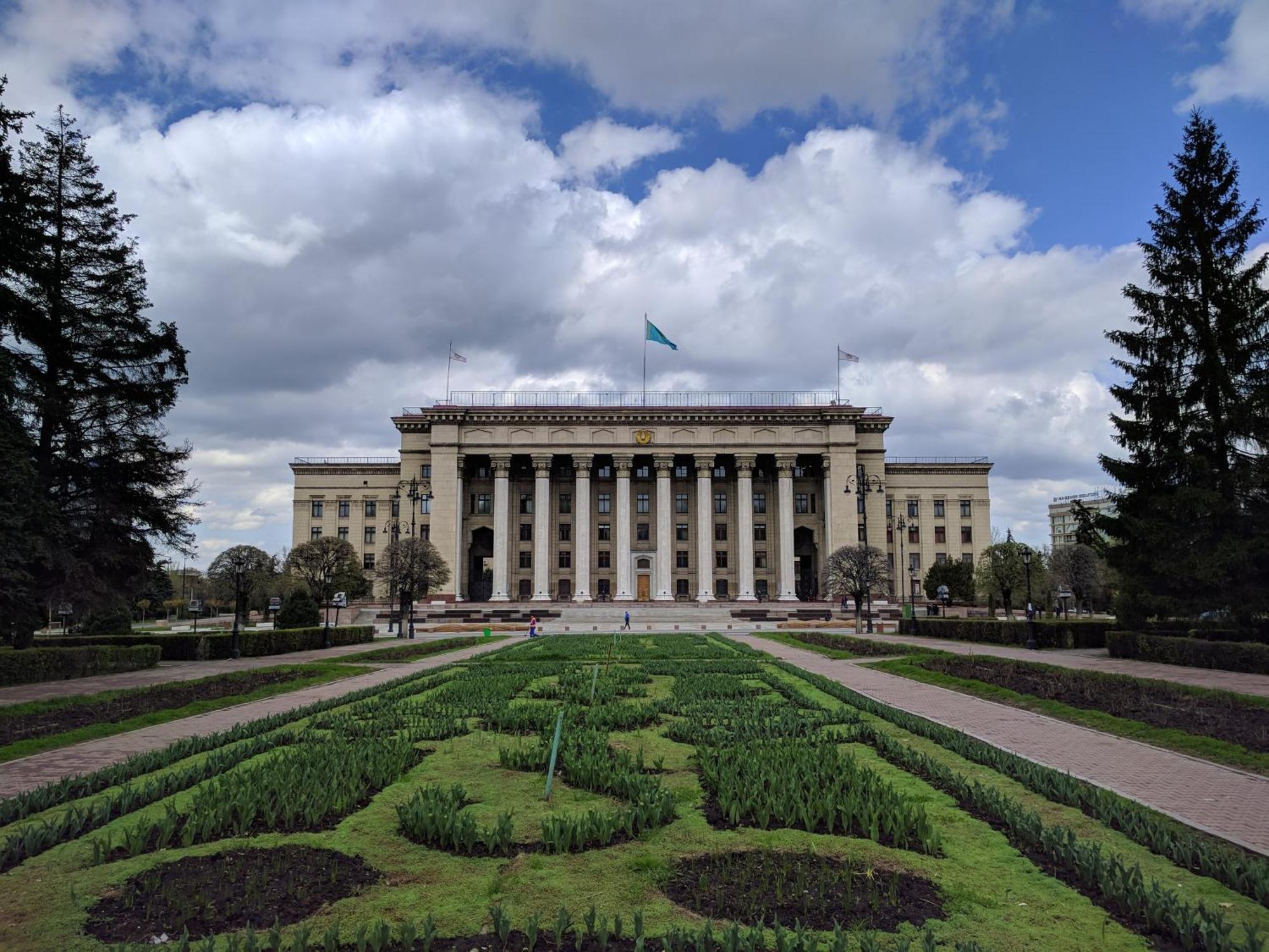 Nadezhda Apartments On The Nauryzbai Batyr 82 Almaty Bagian luar foto